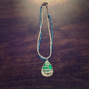 BLUE&WHITE BEADED NECKLACE/ SILVER&GREEN PENDANTS